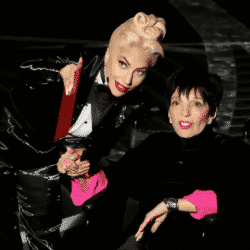 Liza appeared to be unsure as she presented an award at last night’s Oscars, but Lady Gaga had her back.